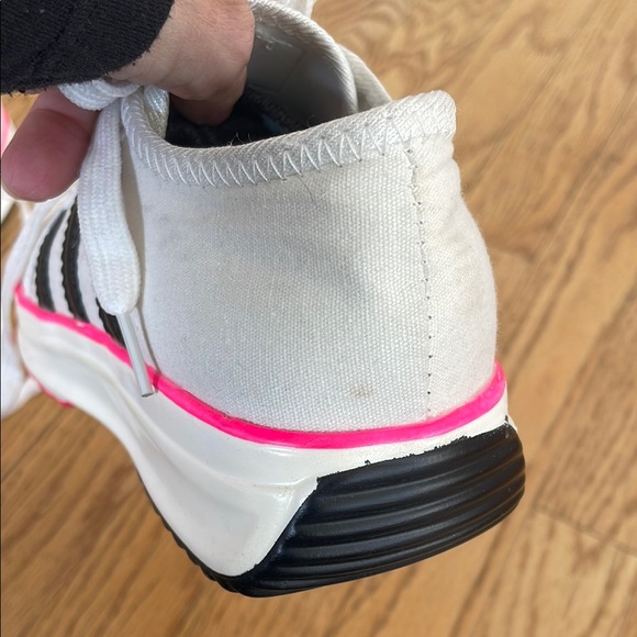 White and Pink Sneakers with Sporty Low-Top Design - Picture 13 of 13